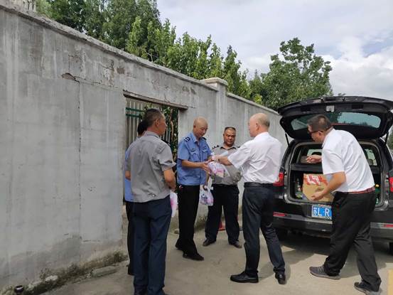 潤(rùn)州保安公司&潤(rùn)馨物業(yè)工會(huì)開(kāi)展“夏日送清涼